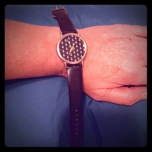 Geneva watch needs batties